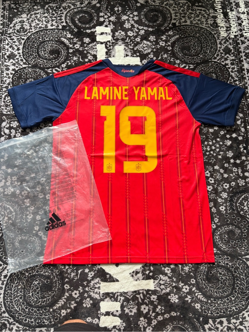 Spain Home Soccer Jersey FAN VERSION Lamine Yamal #19 World Cup 2026 Men Size - Picture 2 of 4